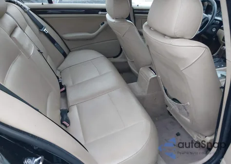 2003 BMW 325I z USA, uszkodzony, nr VIN WBAET37413NJ40215